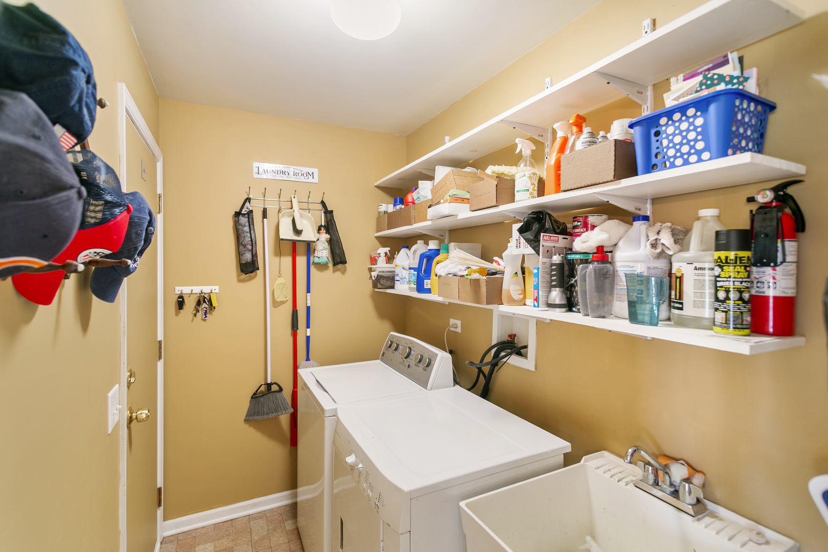 67 Raven Drive, Aurora, IL 60506