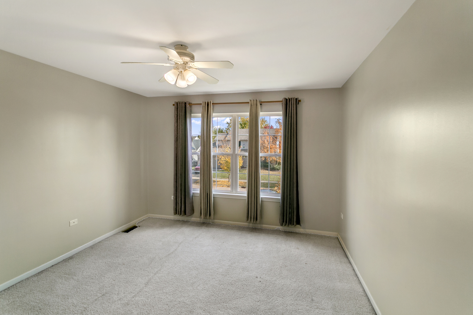 67 Raven Drive, Aurora, IL 60506