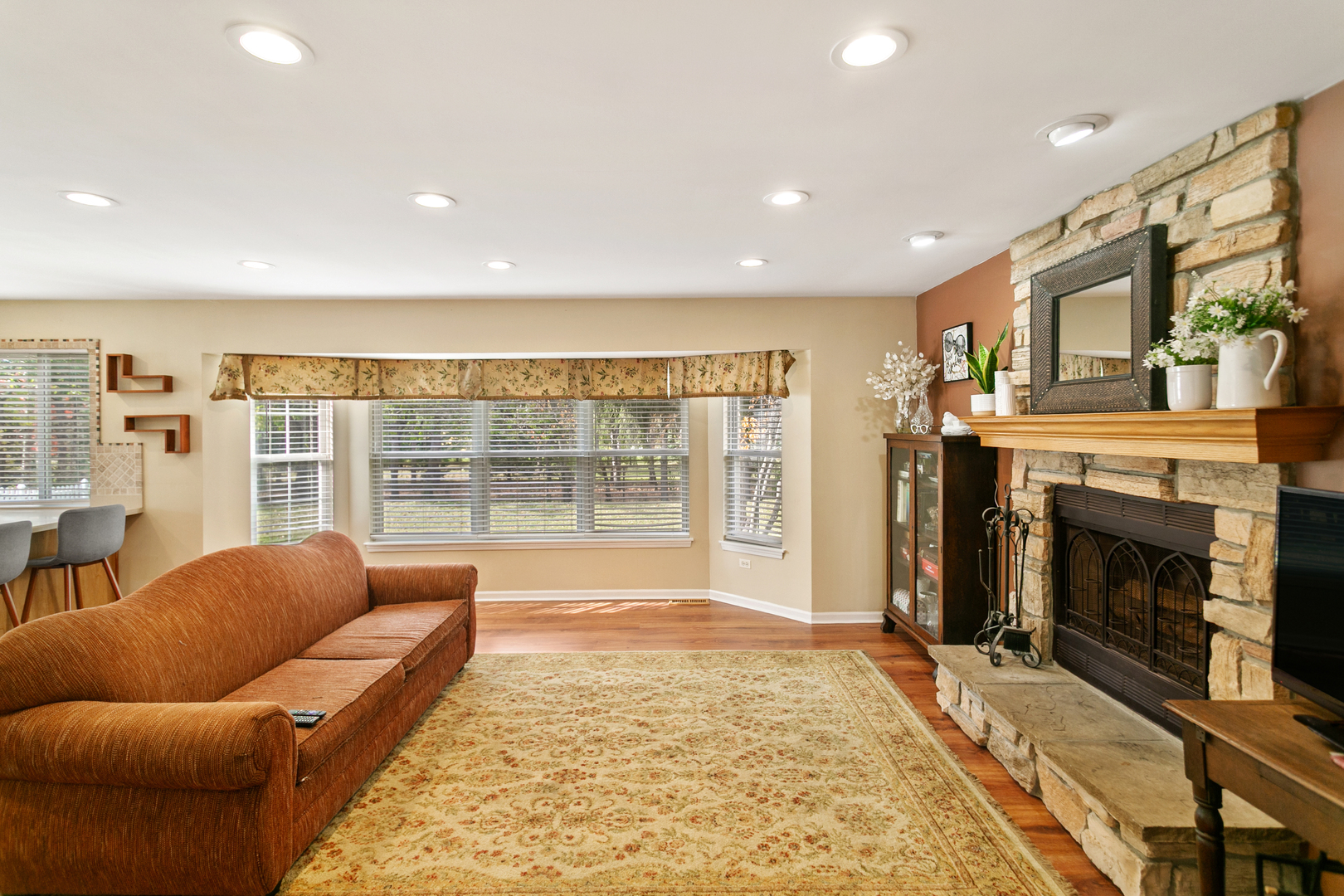 67 Raven Drive, Aurora, IL 60506