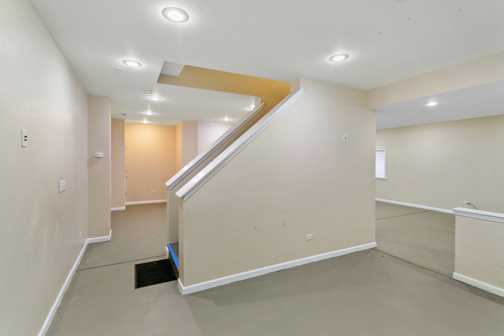 67 Raven Drive, Aurora, IL 60506