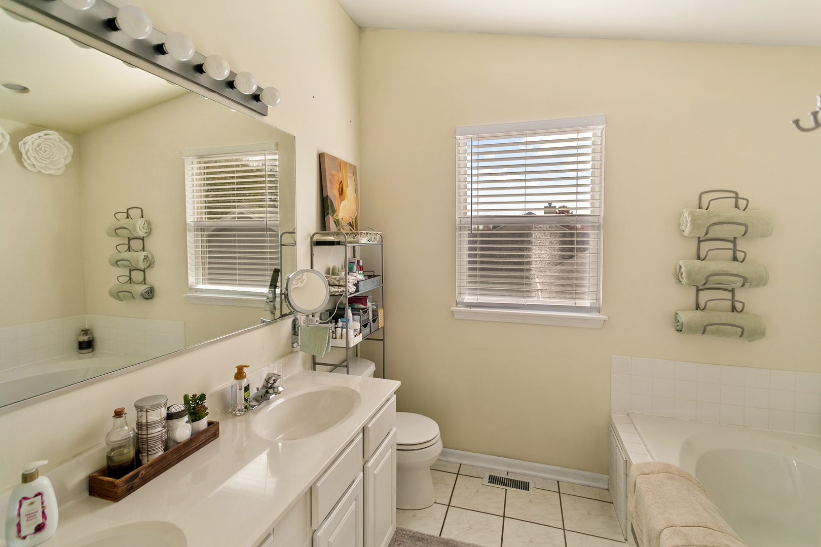 67 Raven Drive, Aurora, IL 60506