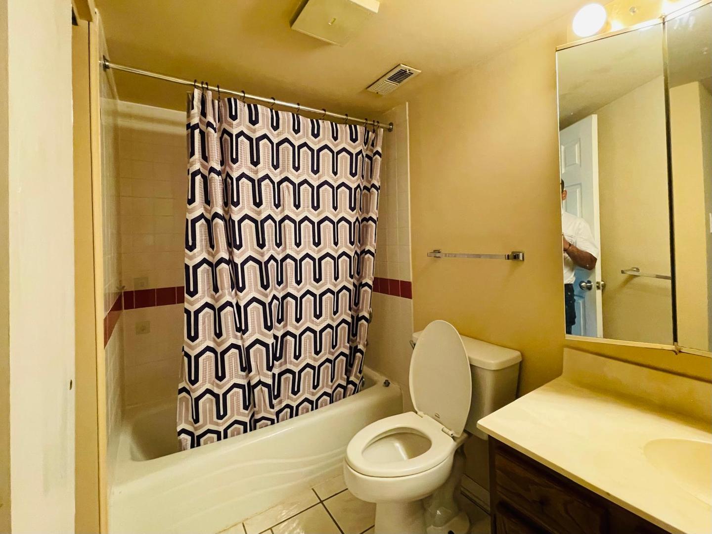 6015 Lakeside Place #101, Tinley Park, IL 60477