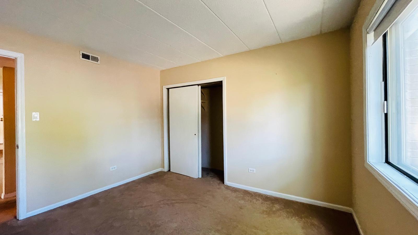 6015 Lakeside Place #101, Tinley Park, IL 60477