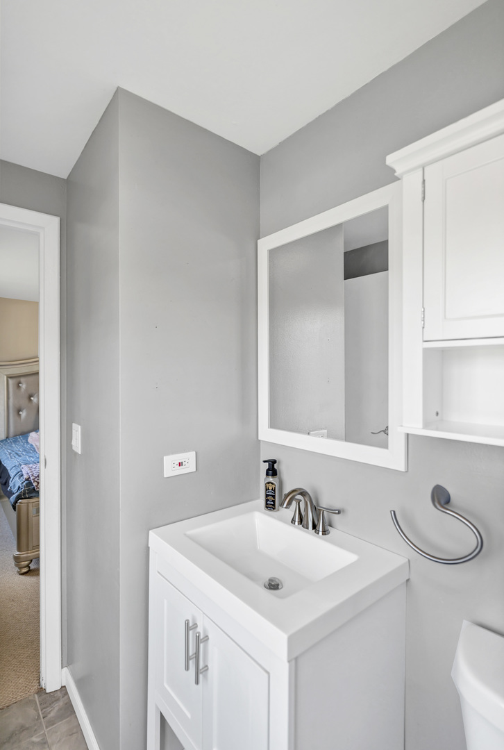 2315 Stepstone Lane, Hanover Park, IL 60133