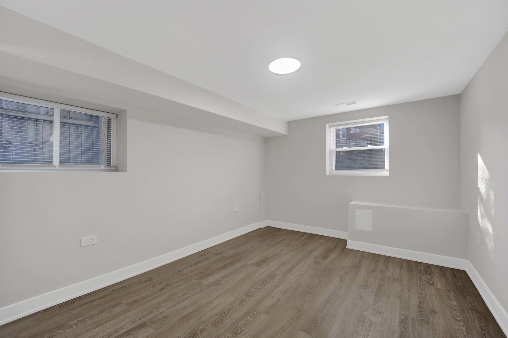 1047 N Saint Louis Avenue, Chicago, IL 60651