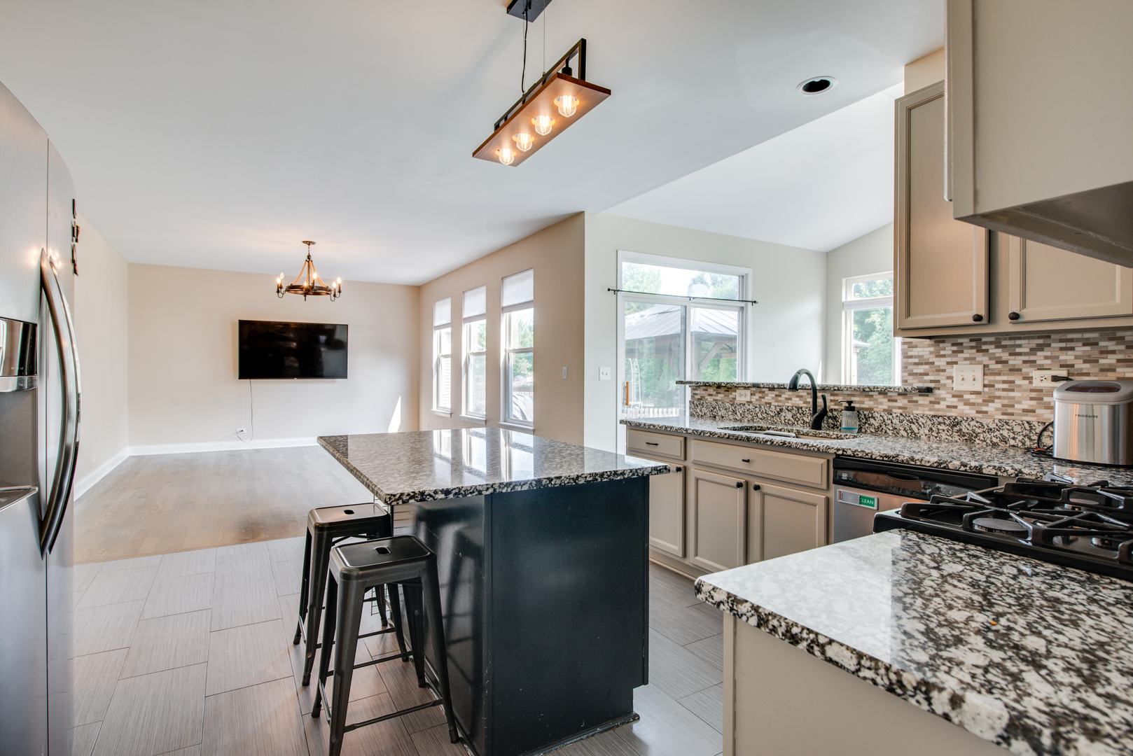 Montgomery, IL 60538