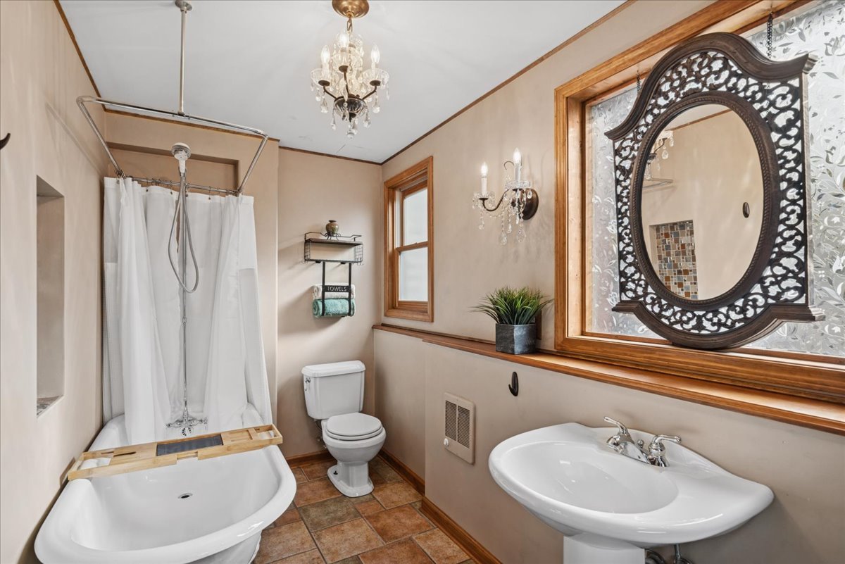 2813 Theresa Avenue, Waukegan, IL 60085