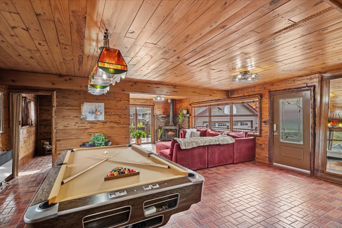 2813 Theresa Avenue, Waukegan, IL 60085