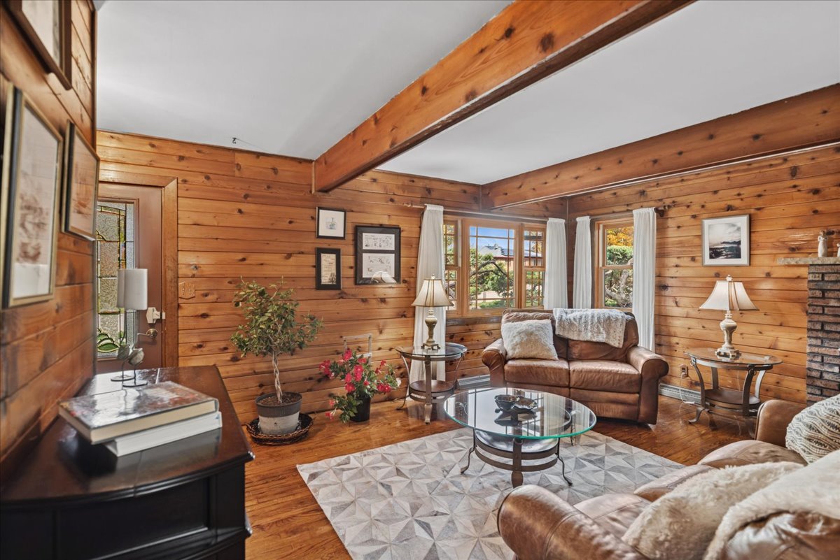 2813 Theresa Avenue, Waukegan, IL 60085