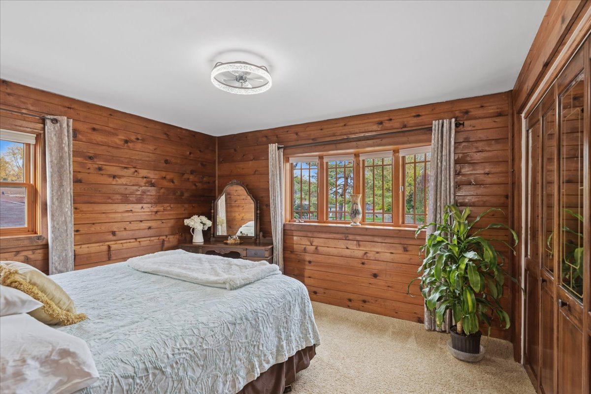 2813 Theresa Avenue, Waukegan, IL 60085