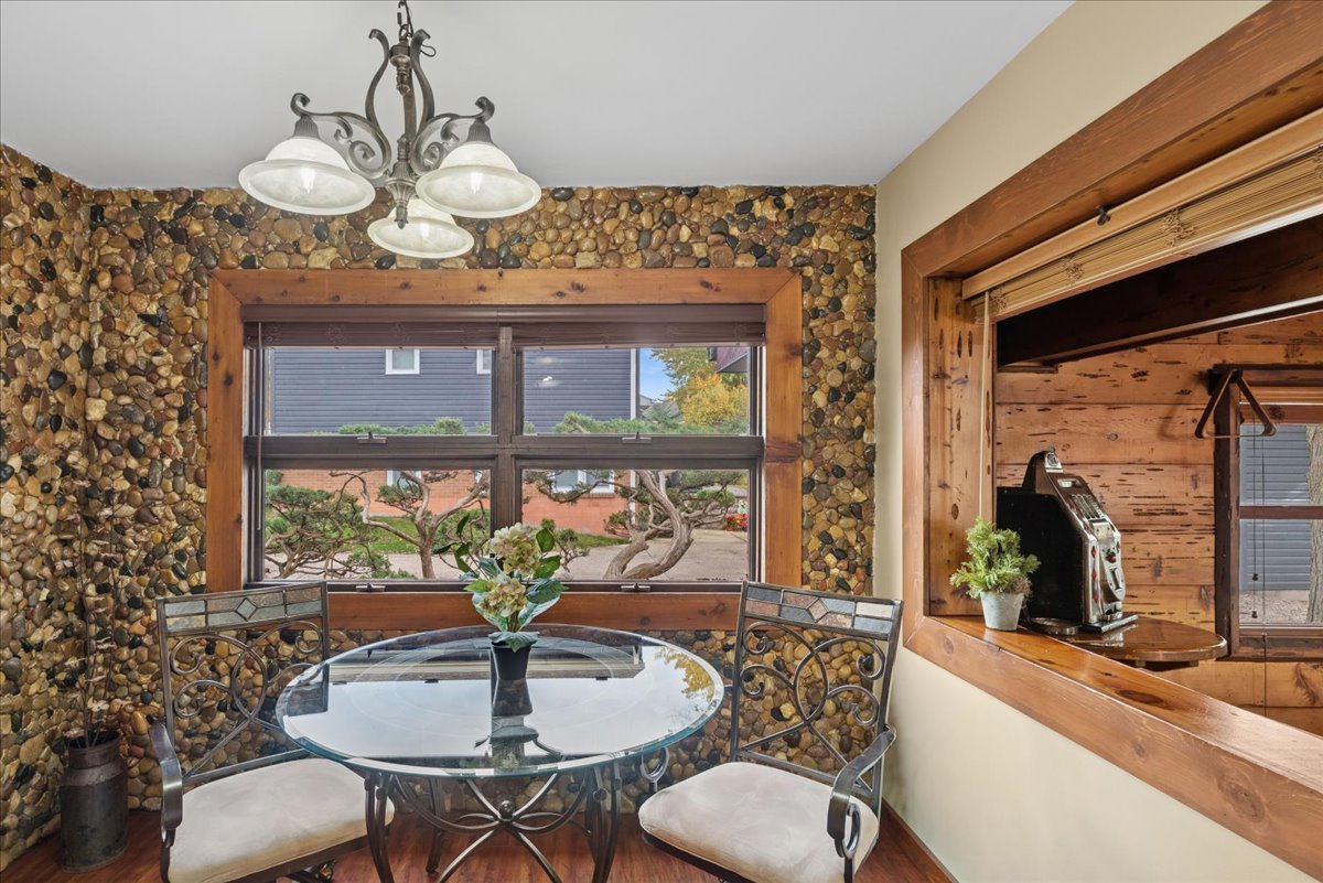 2813 Theresa Avenue, Waukegan, IL 60085