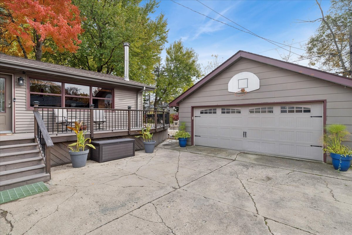 2813 Theresa Avenue, Waukegan, IL 60085