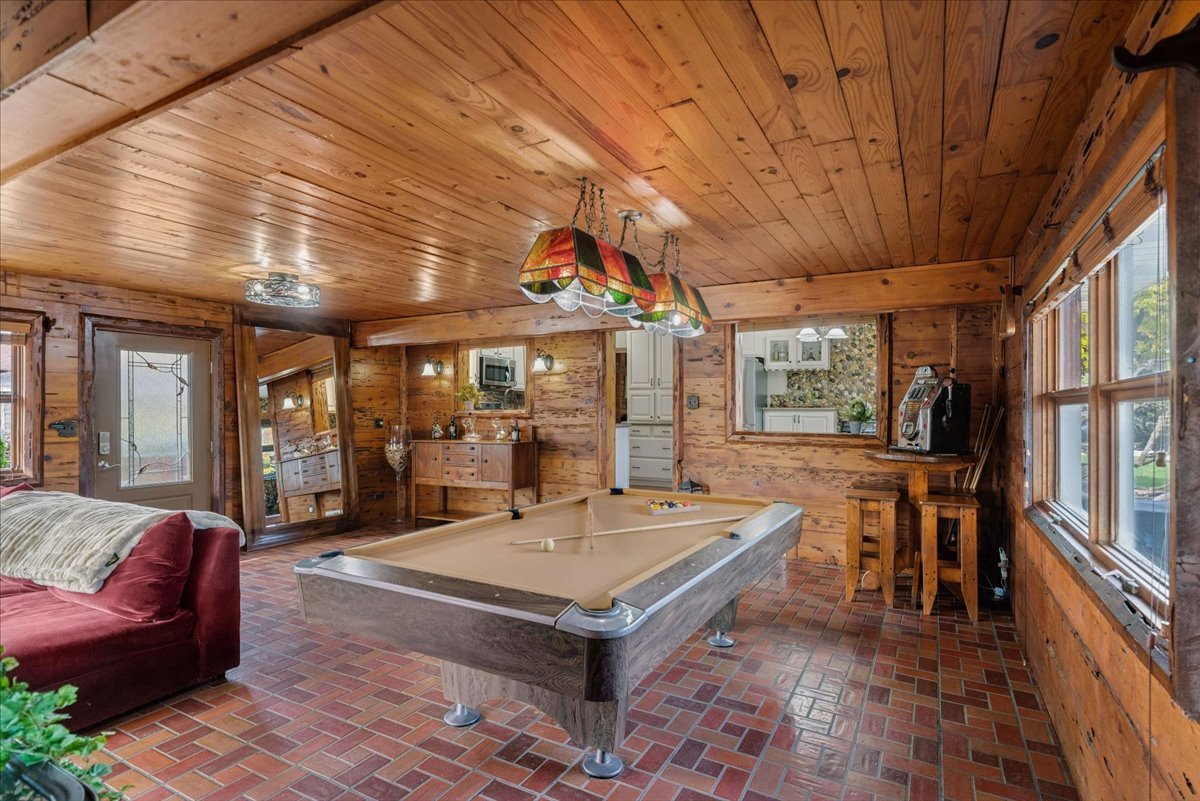 2813 Theresa Avenue, Waukegan, IL 60085