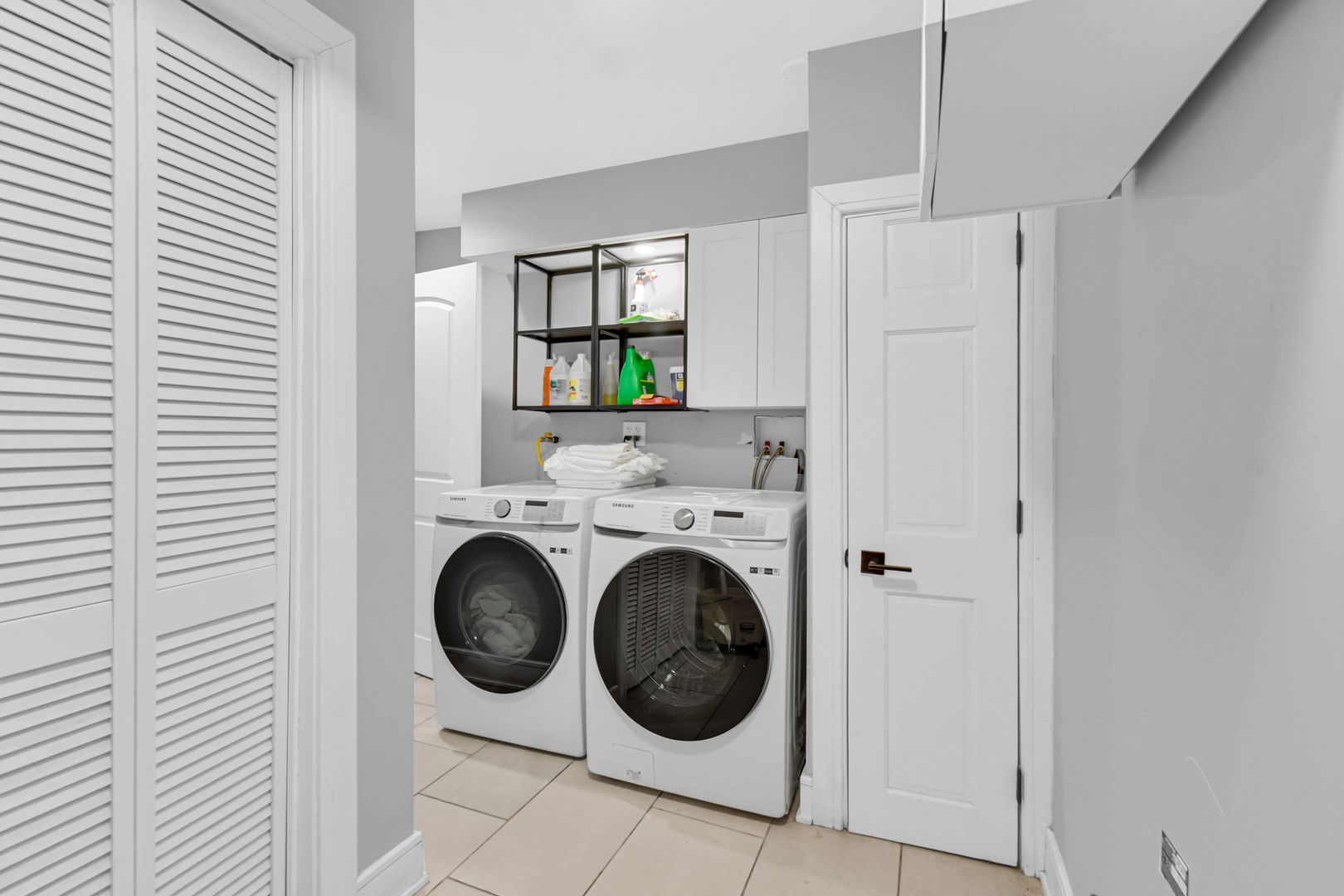 2324 W Warren Boulevard, Chicago, IL 60612