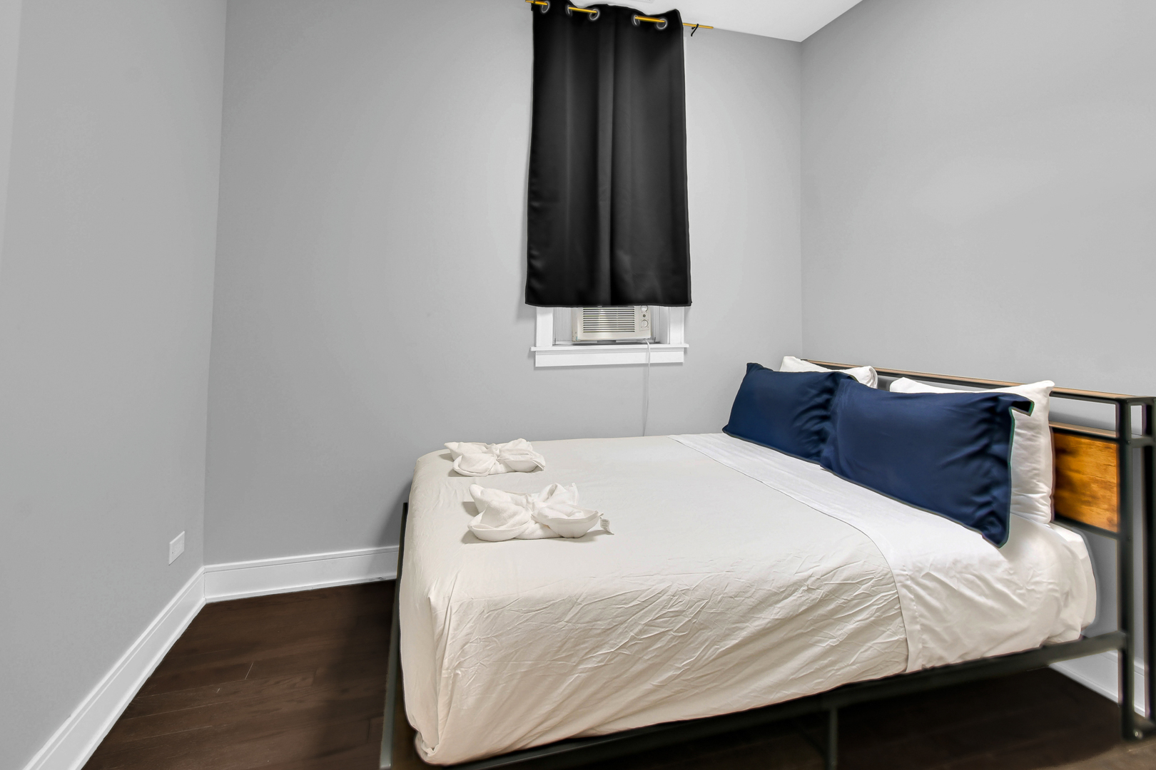 2324 W Warren Boulevard, Chicago, IL 60612