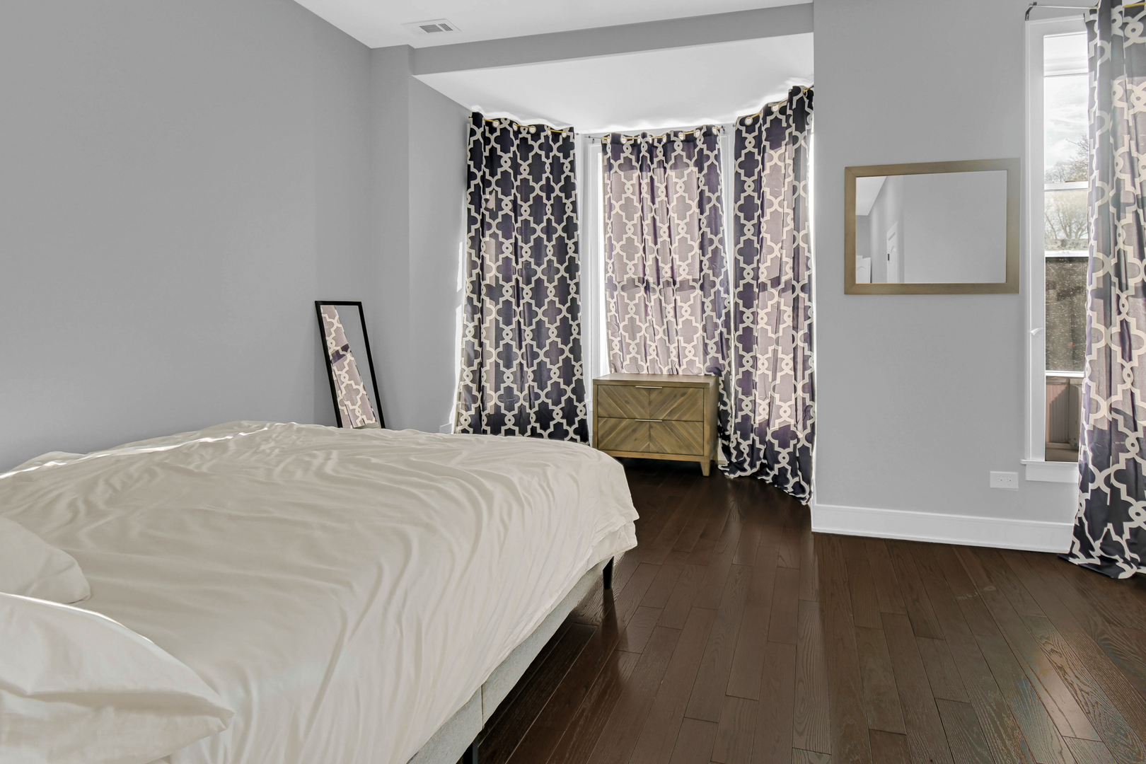 2324 W Warren Boulevard, Chicago, IL 60612