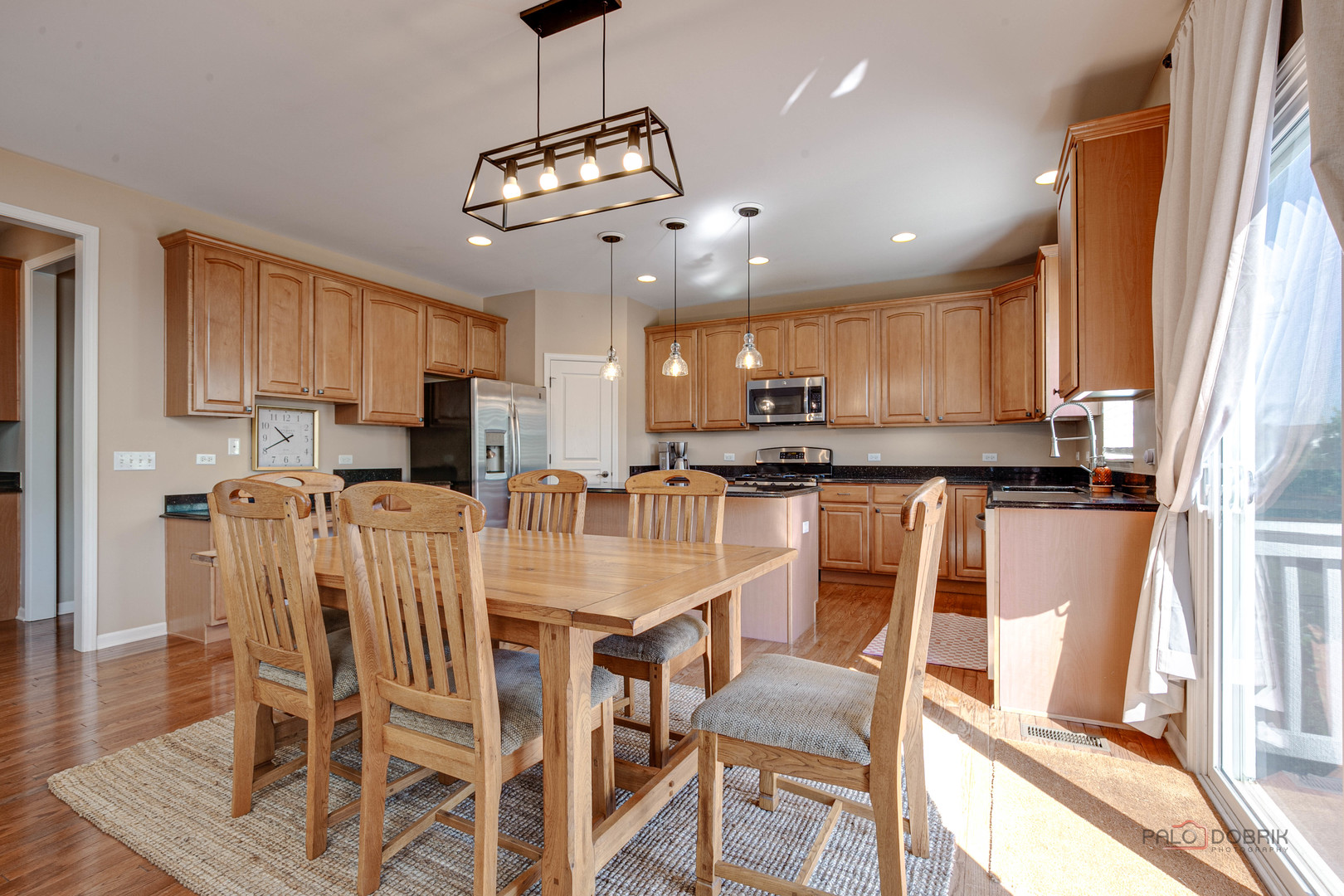 725 Porter Circle, Lindenhurst, IL 60046