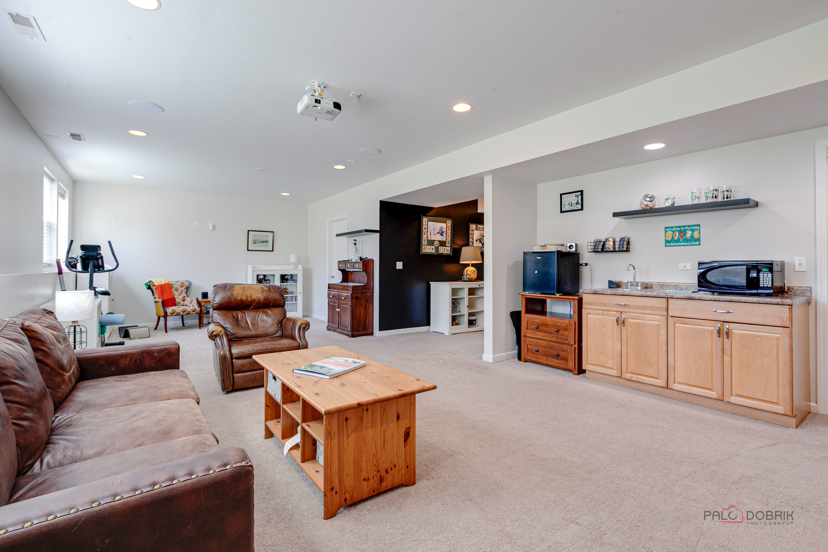 725 Porter Circle, Lindenhurst, IL 60046