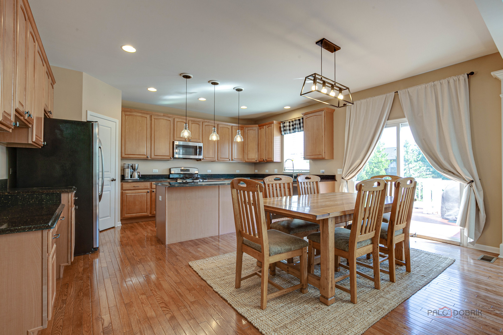 725 Porter Circle, Lindenhurst, IL 60046