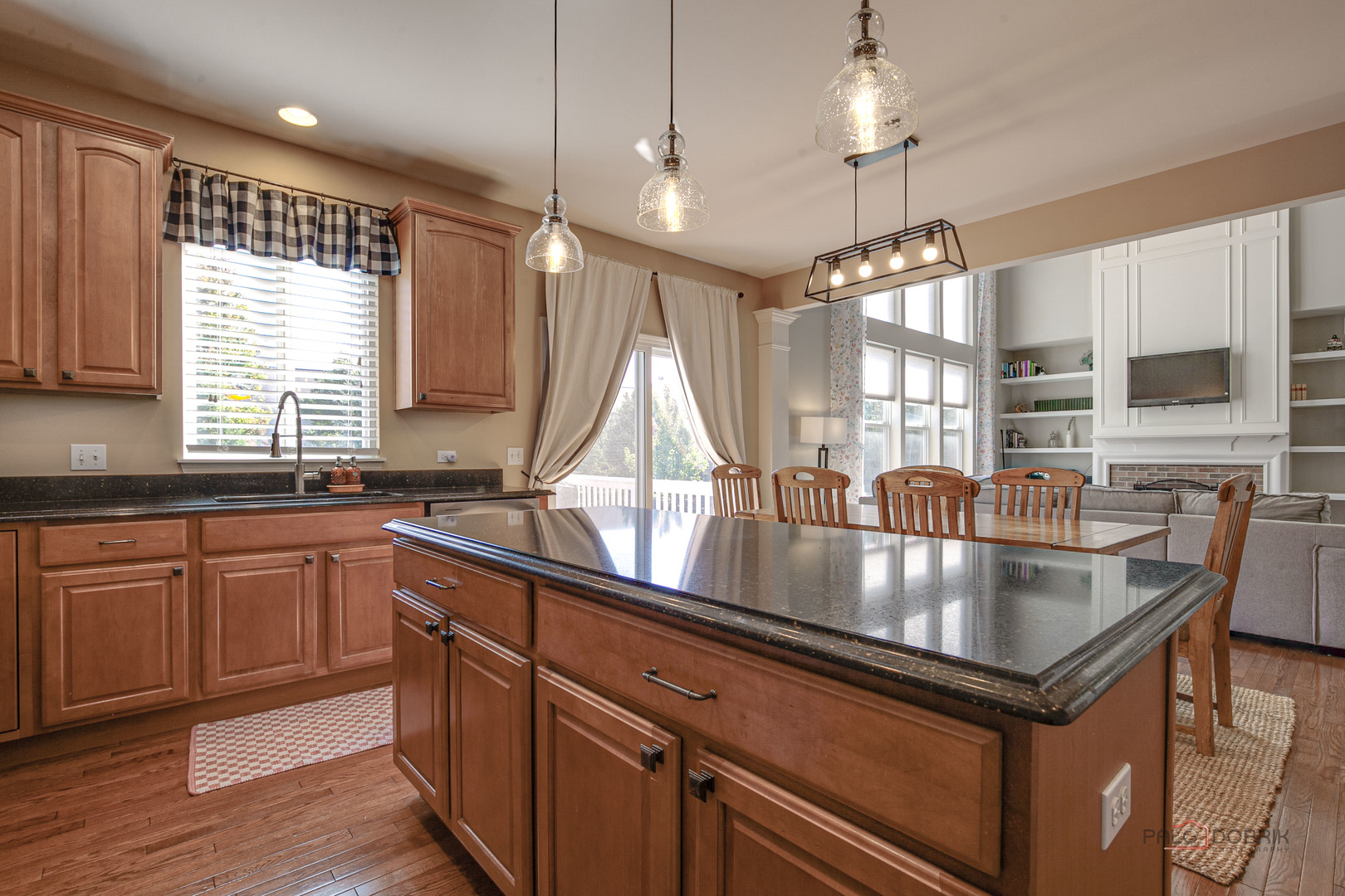 725 Porter Circle, Lindenhurst, IL 60046