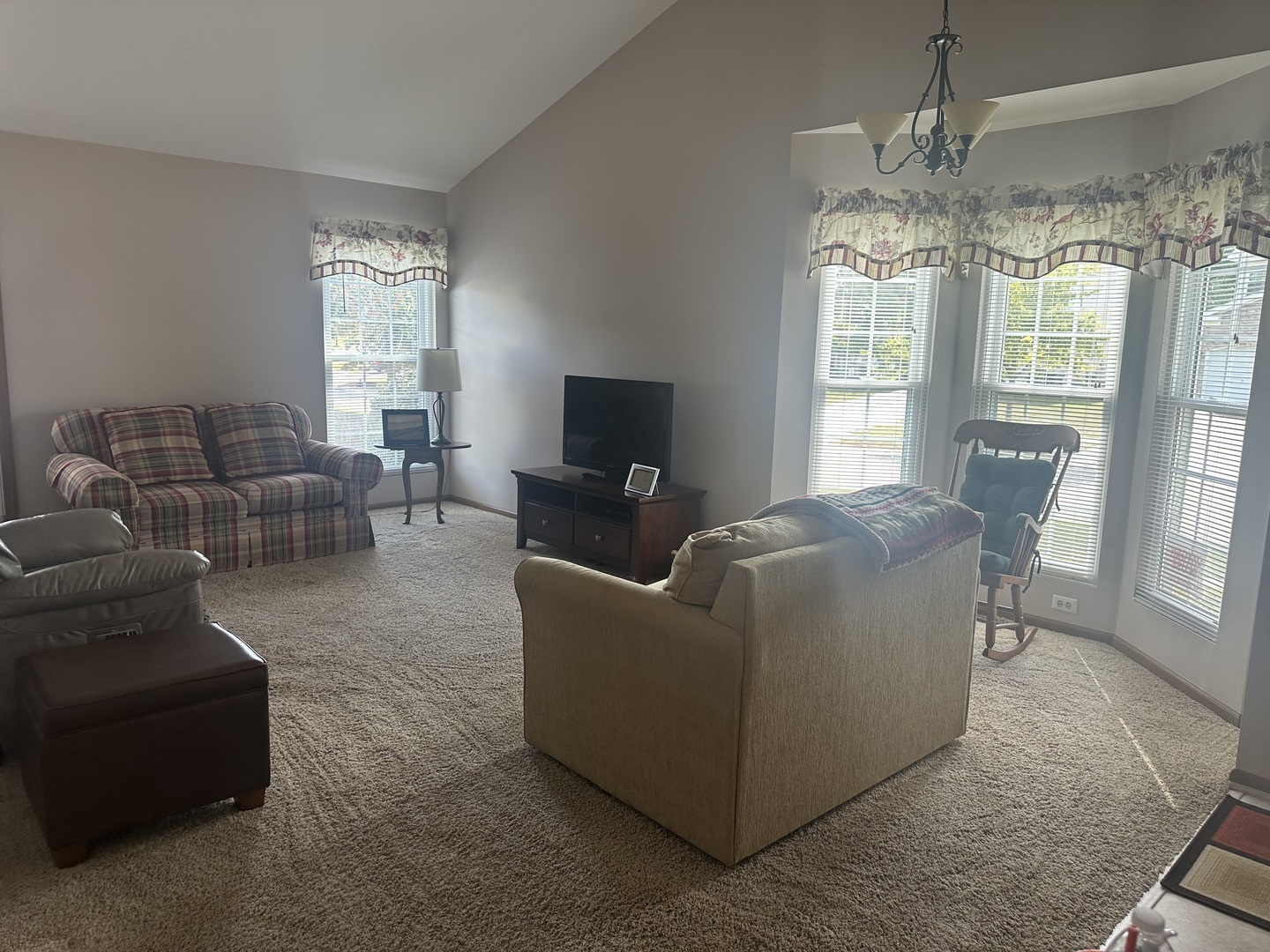 1027 Georgian Place, Bartlett, IL 60103