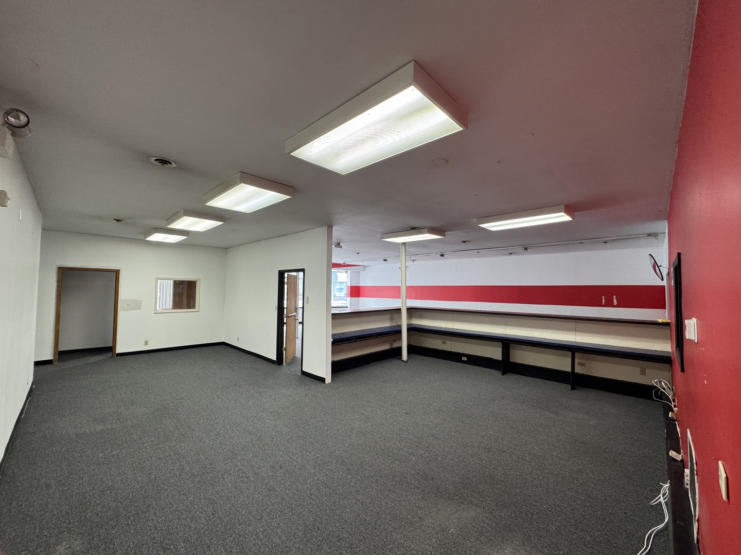 6244 S Archer Road, Summit, IL 60501