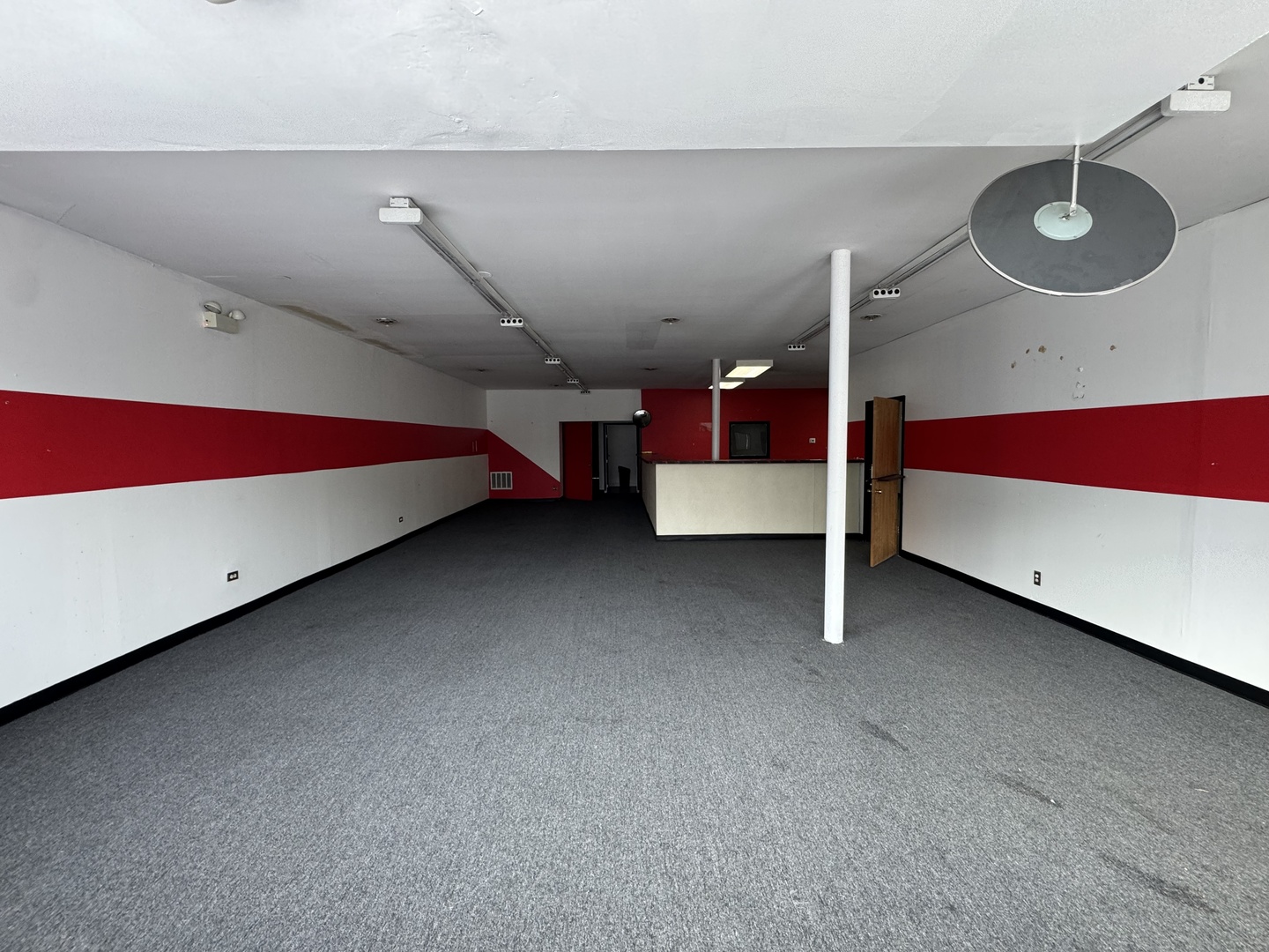 6244 S Archer Road, Summit, IL 60501