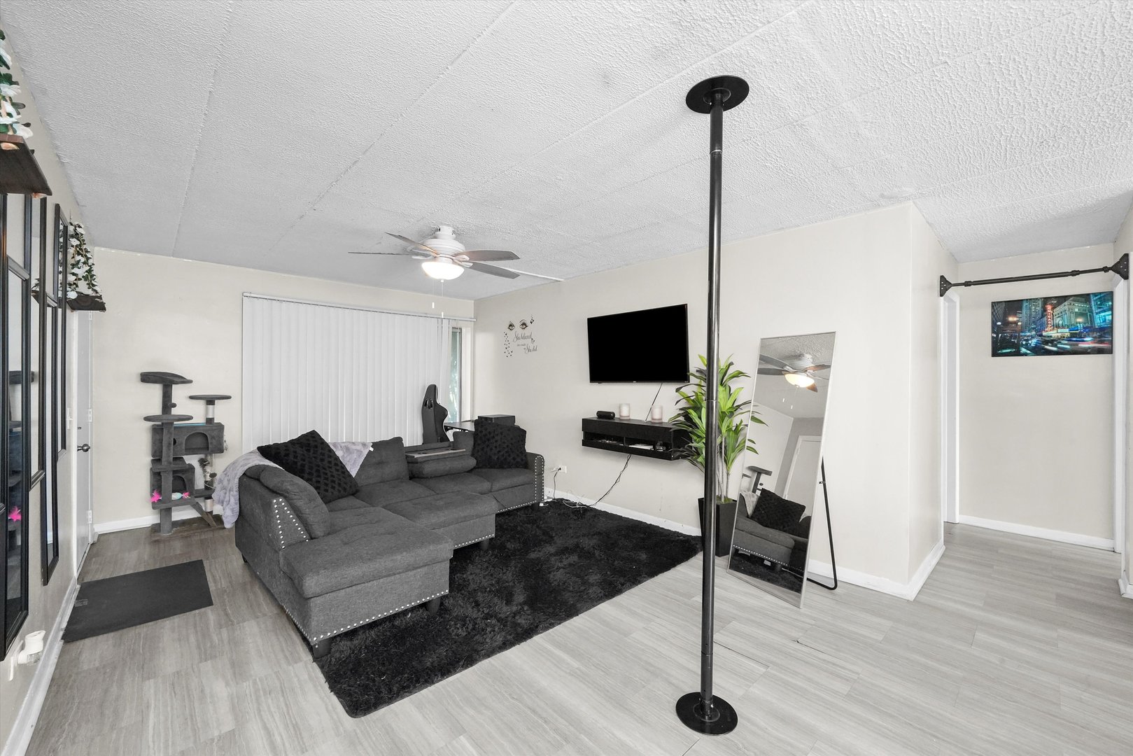 129 N Mason Avenue #105, Chicago, IL 60644