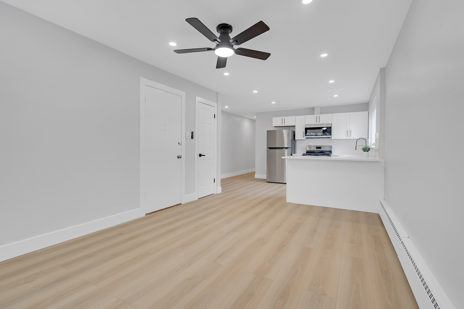 2712 W Balmoral Avenue #2E, Chicago, IL 60625