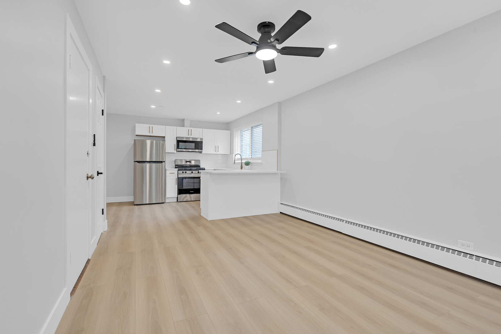 2712 W Balmoral Avenue #2E, Chicago, IL 60625