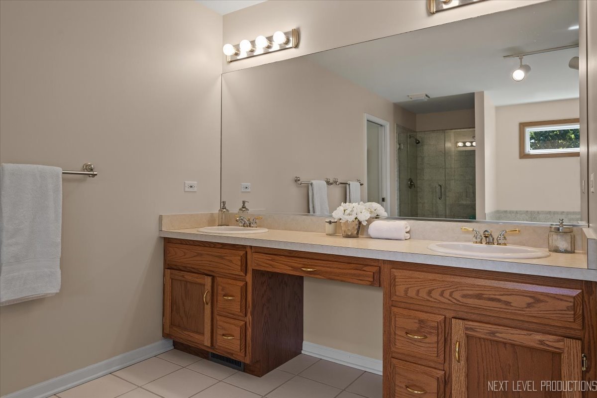 3212 Austin Court, Naperville, IL 60564