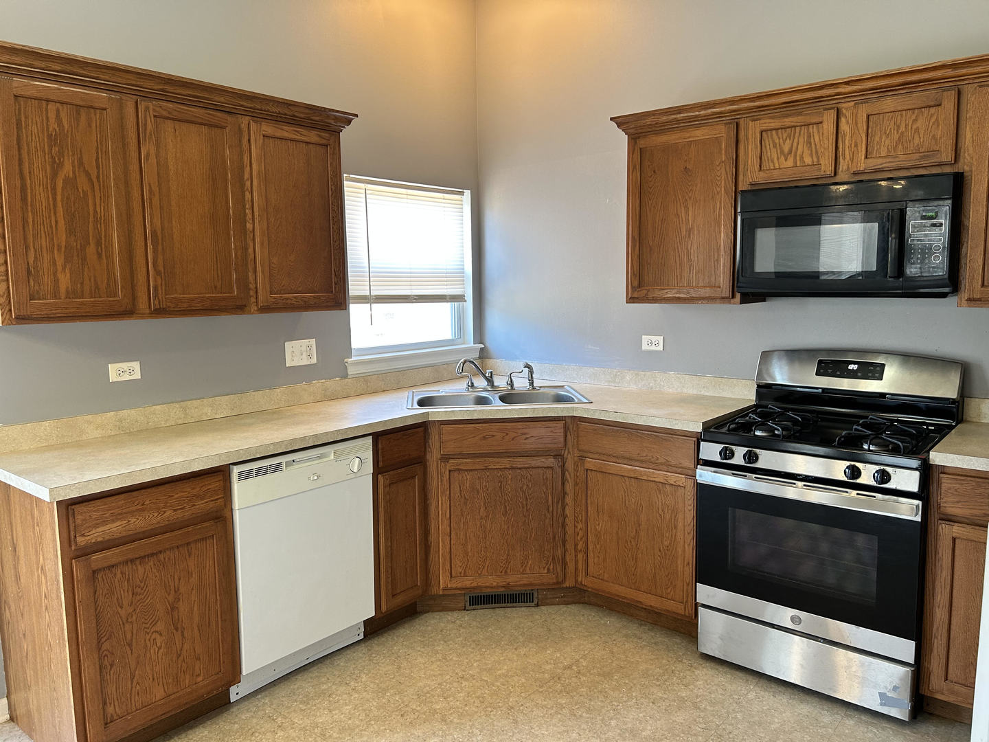 2643 Pecos Circle, Montgomery, IL 60538