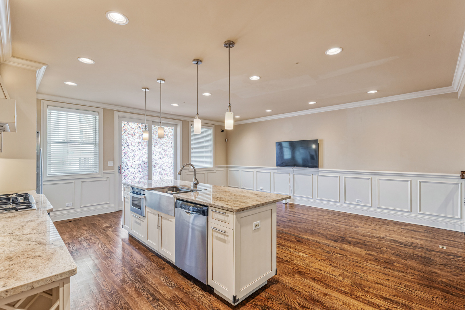 4065 S Ellis Avenue, Chicago, IL 60653