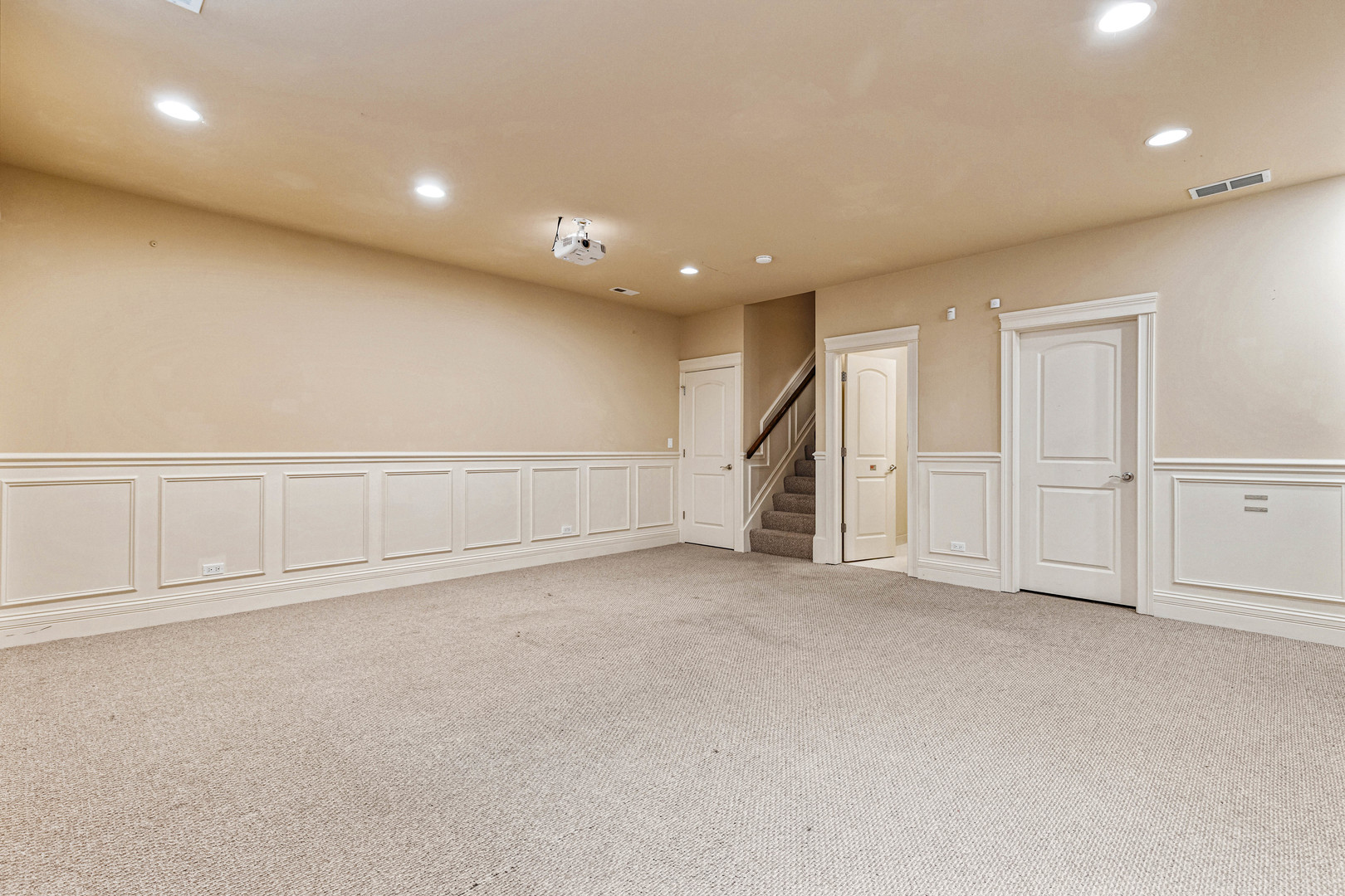 4065 S Ellis Avenue, Chicago, IL 60653