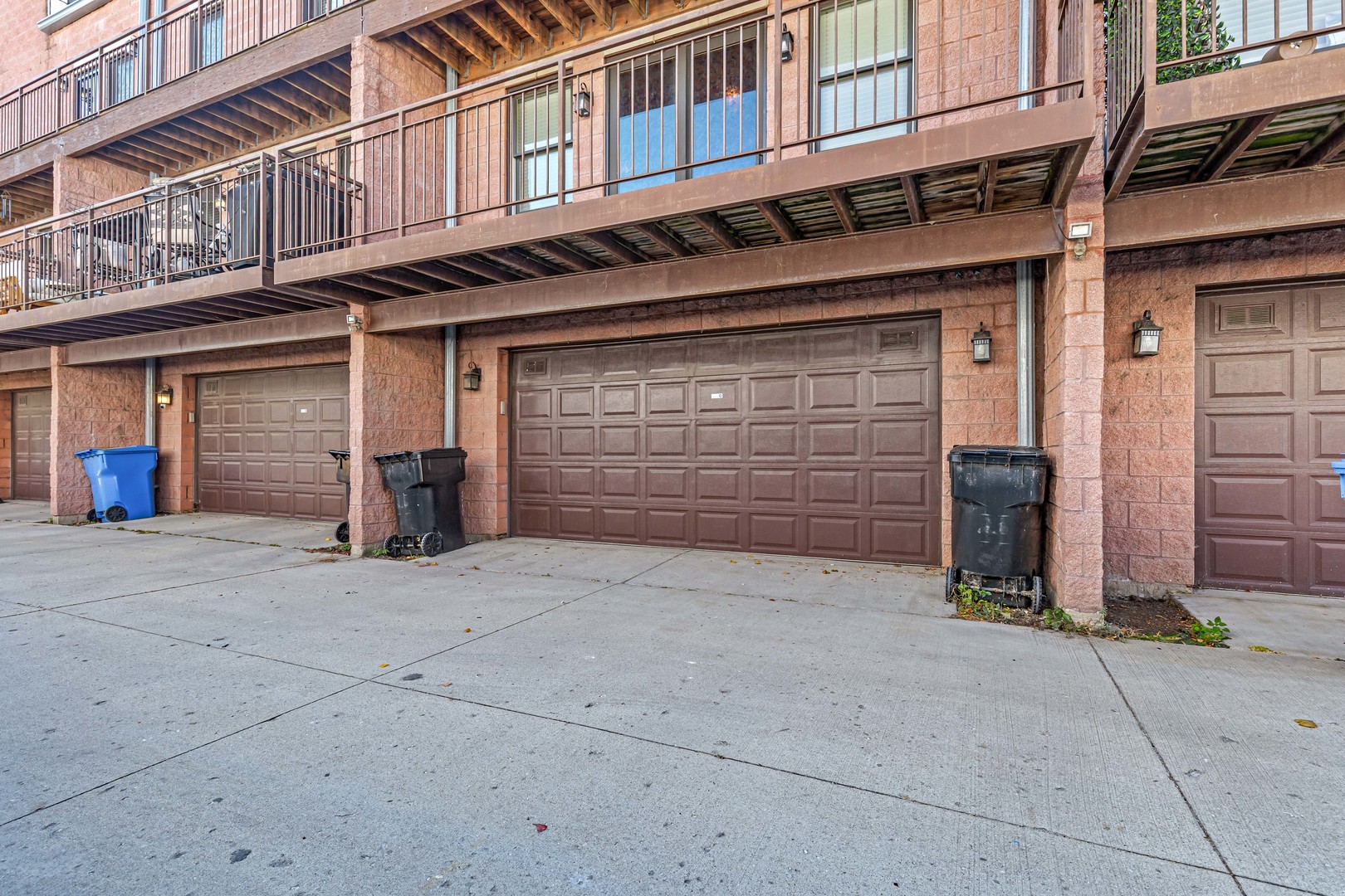 4065 S Ellis Avenue, Chicago, IL 60653