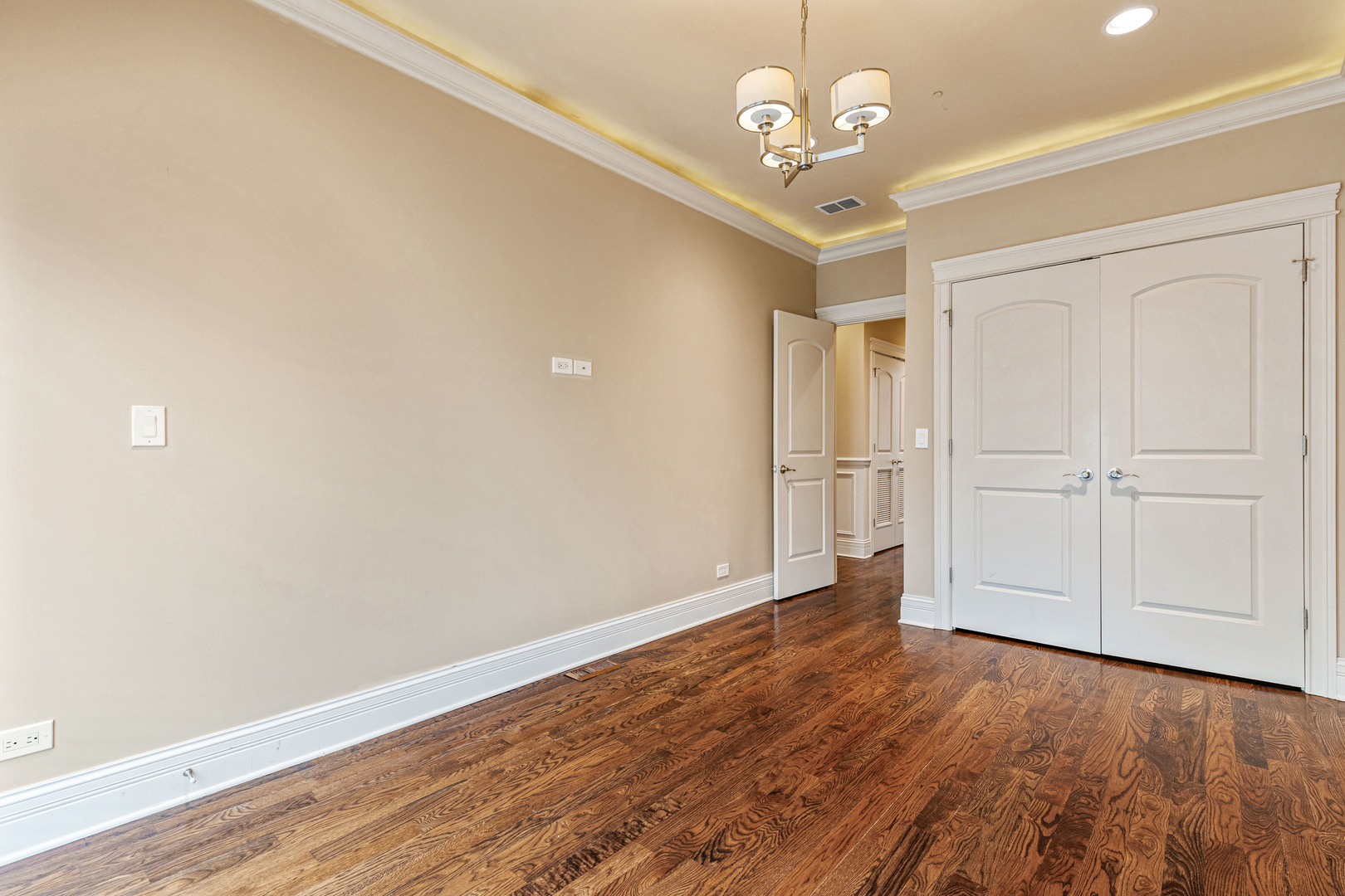 4065 S Ellis Avenue, Chicago, IL 60653