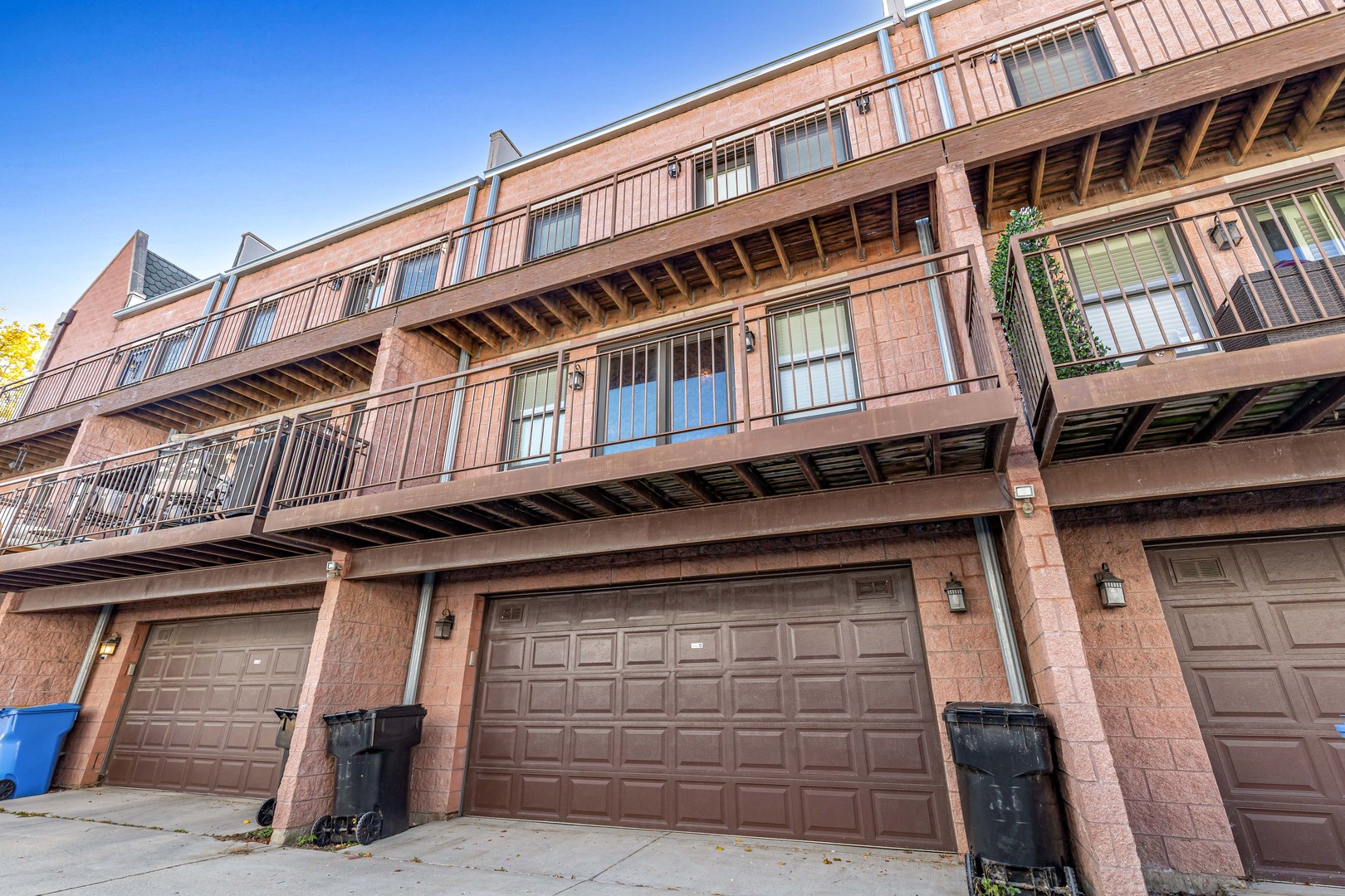 4065 S Ellis Avenue, Chicago, IL 60653