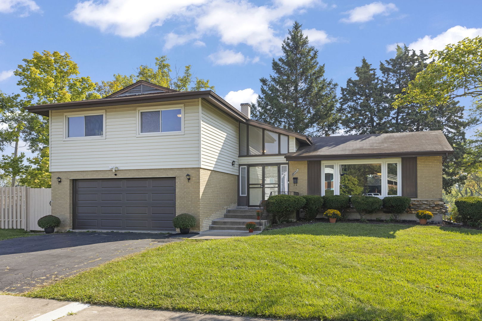 18749 Loomis Avenue, Homewood, IL 60430