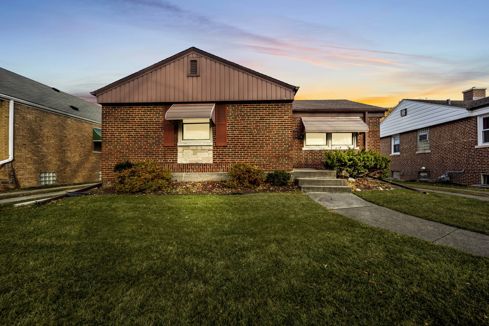 2223 S 7th Avenue, North Riverside, IL 60546