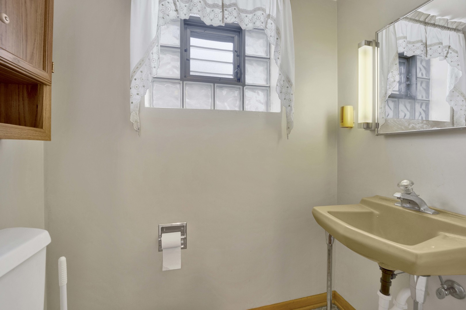 2223 S 7th Avenue, North Riverside, IL 60546