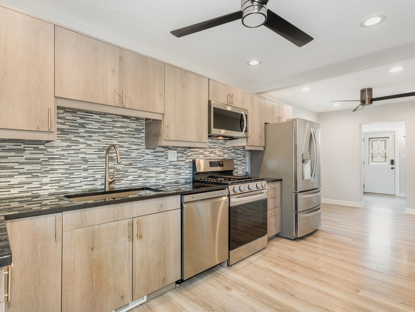 6415 S Leclaire Avenue, Chicago, IL 60638