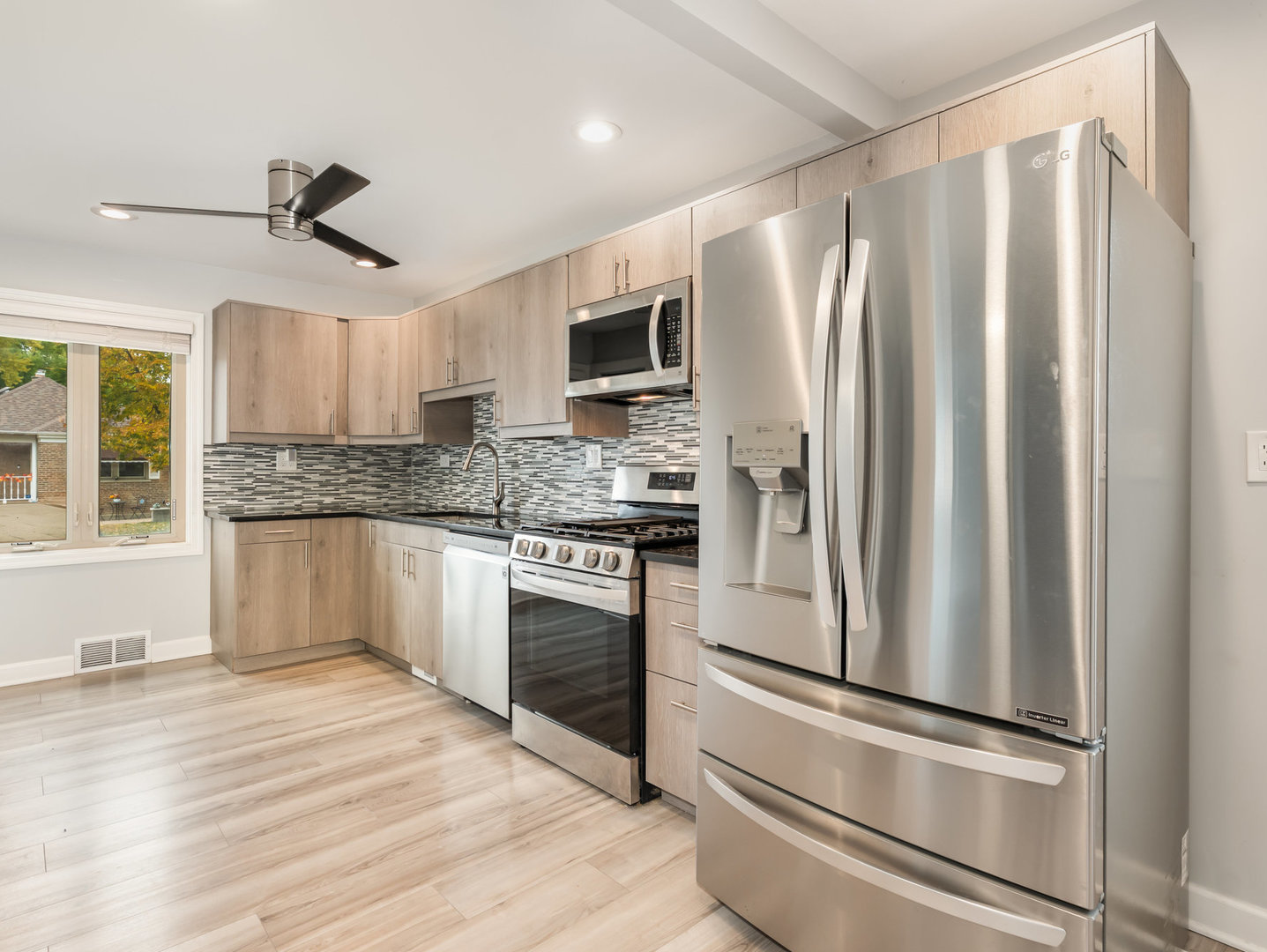 6415 S Leclaire Avenue, Chicago, IL 60638