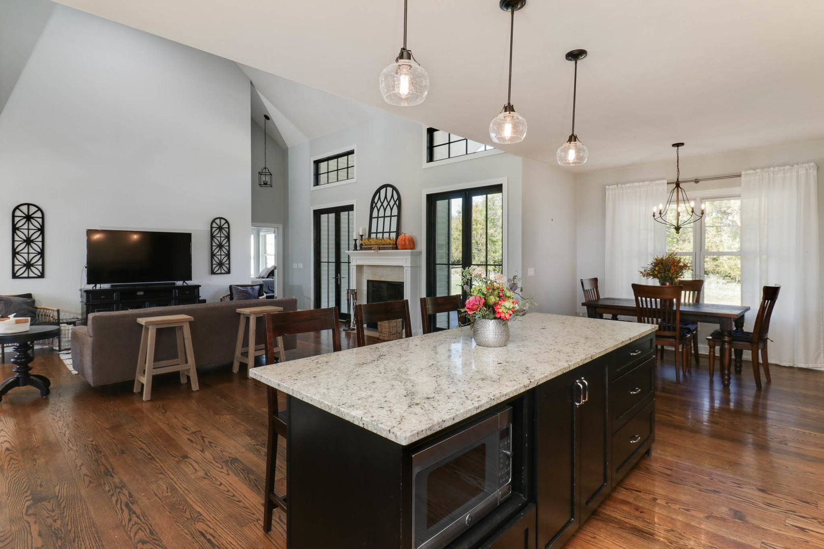 16658 N 200 East Road, Danvers, IL 61732