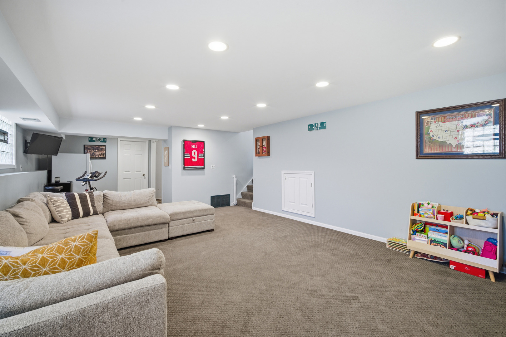 484 Chatham Circle, Buffalo Grove, IL 60089