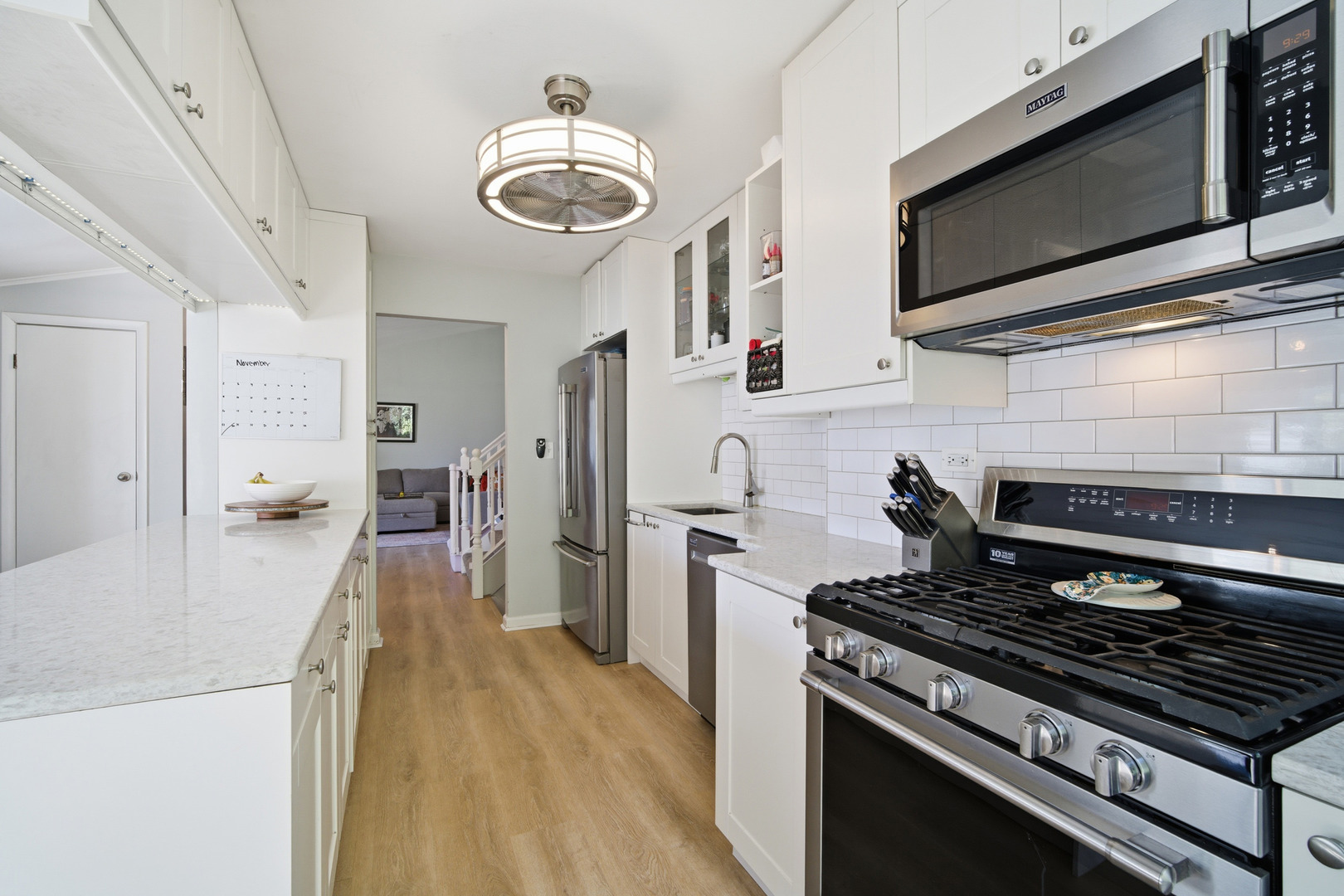 484 Chatham Circle, Buffalo Grove, IL 60089