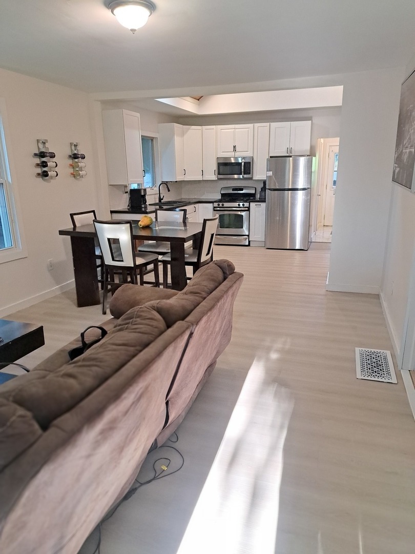 4610 Dumoulin Avenue, Lisle, IL 60532