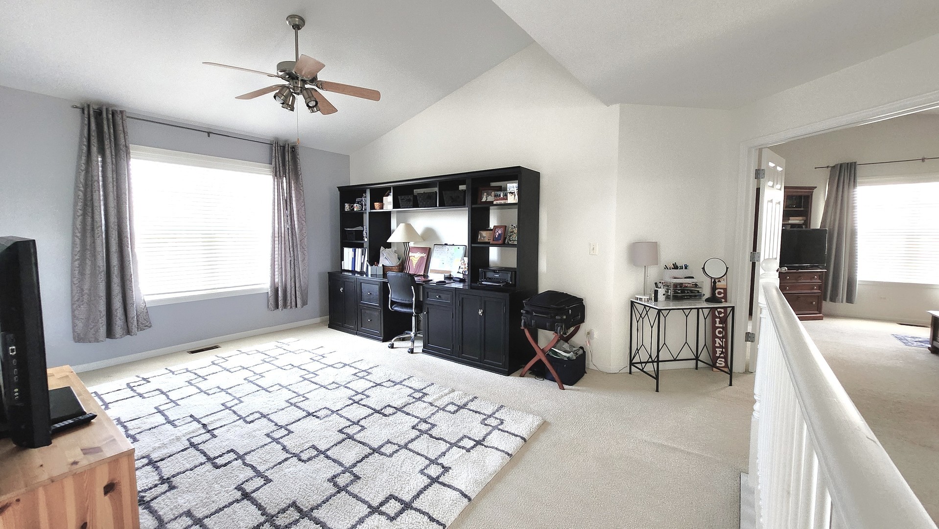 1204 FREDERICK Court, Elgin, IL 60120