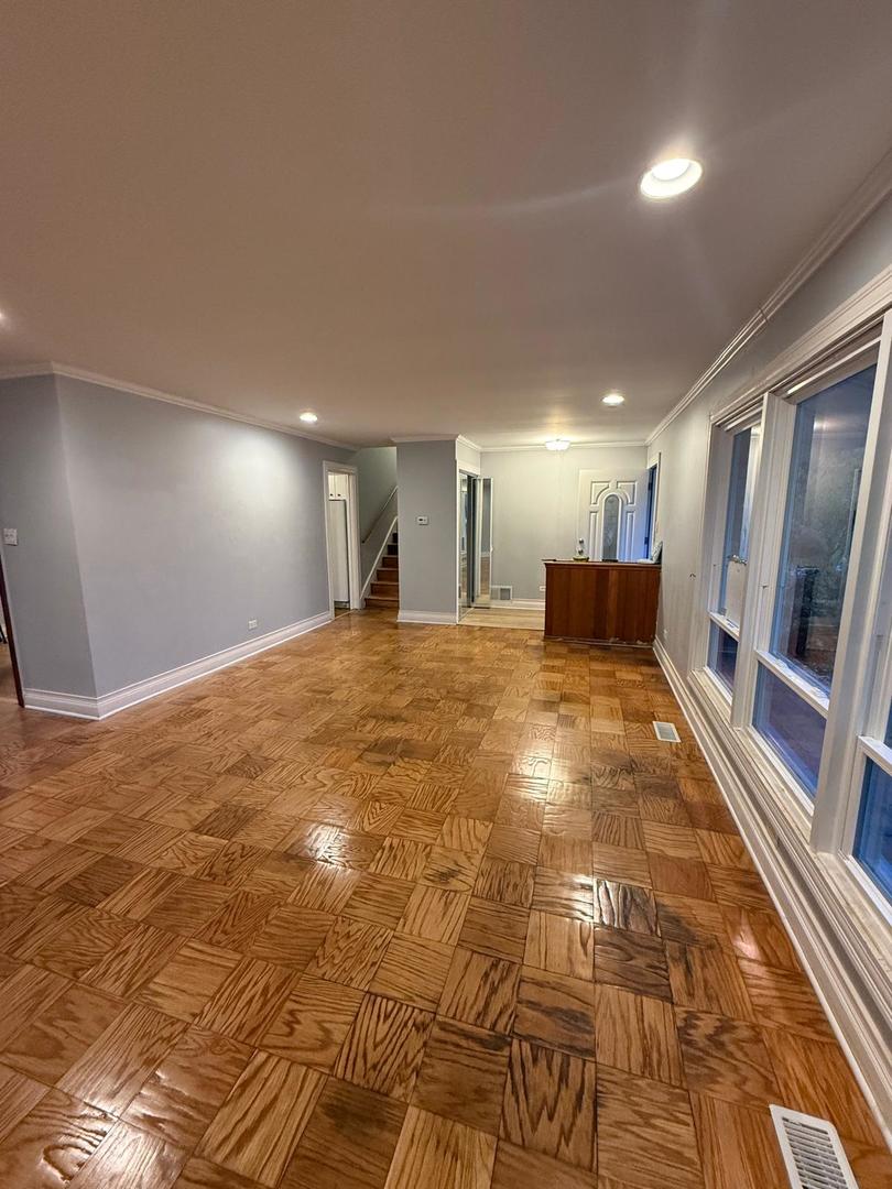 1440 Gentry Road, Hoffman Estates, IL 60169