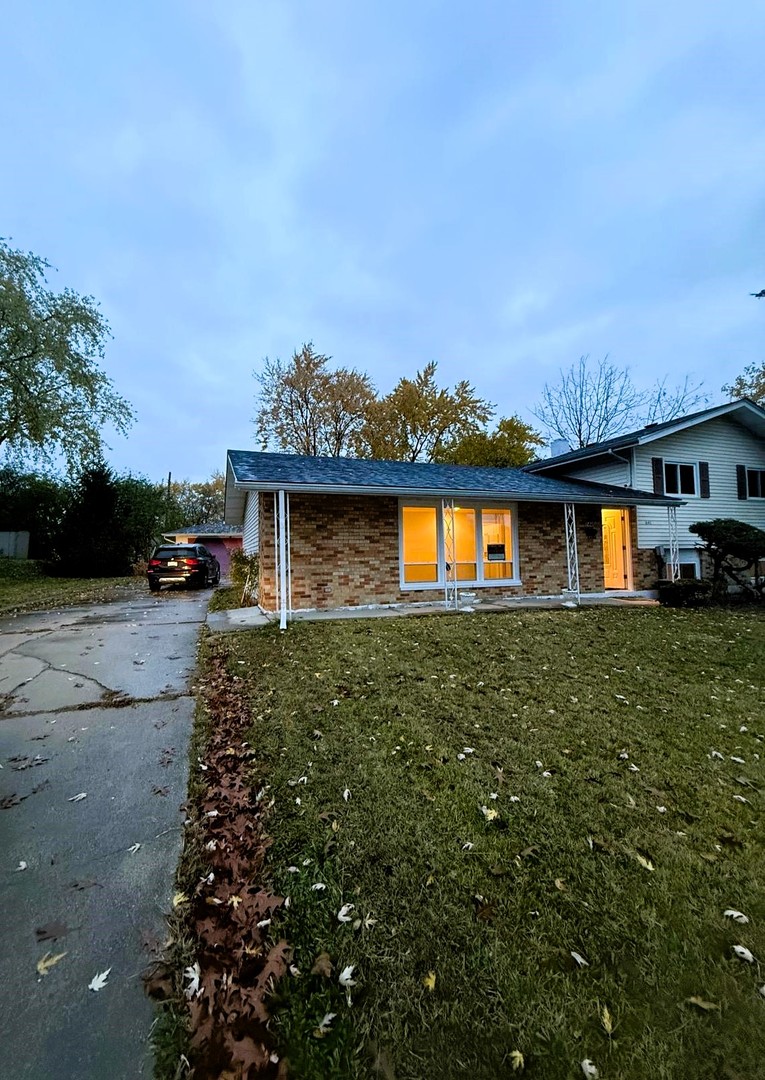 1440 Gentry Road, Hoffman Estates, IL 60169