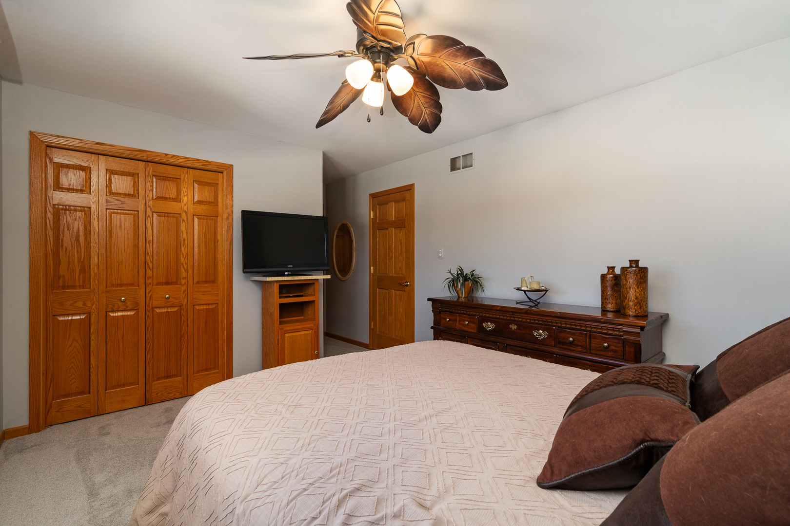 8118 Tudor Lane, Tinley Park, IL 60477